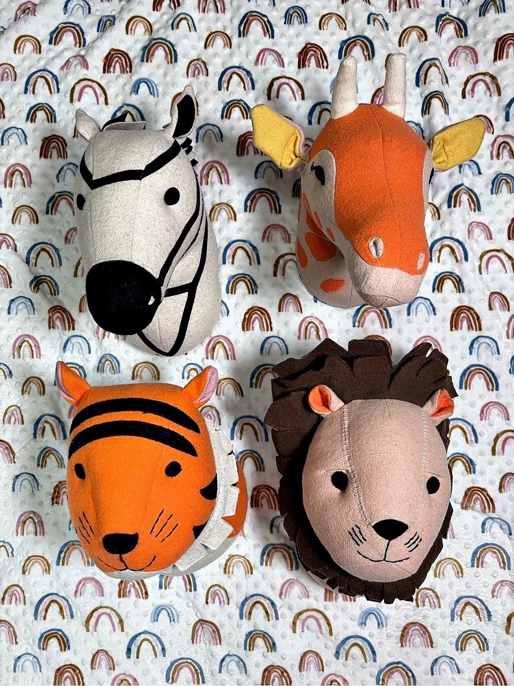 Pillowfort by Target Felt Safari Animal Head Wall Mount Set (Zebra, Giraffe